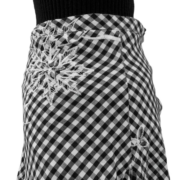 Vintage Mid-length skirt black & white check pattern & floral embroidery Small - Picture 2 of 6